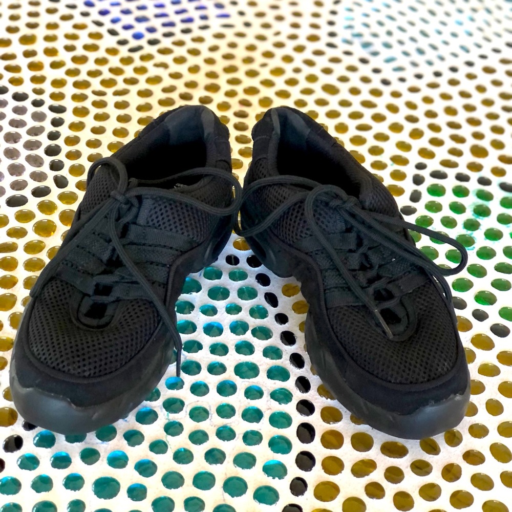 Sleek Black Women's Athletic Shoes
